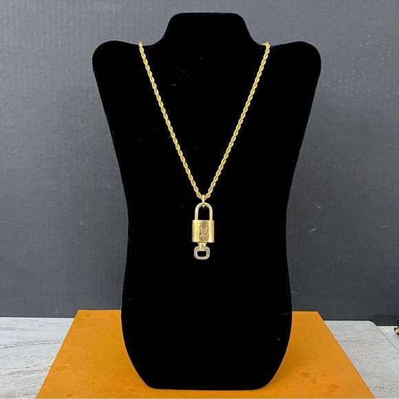 LOUIS VUITTON Lock and key 🔐 on Gold Tone Necklace #319 - Picture 4 of 12